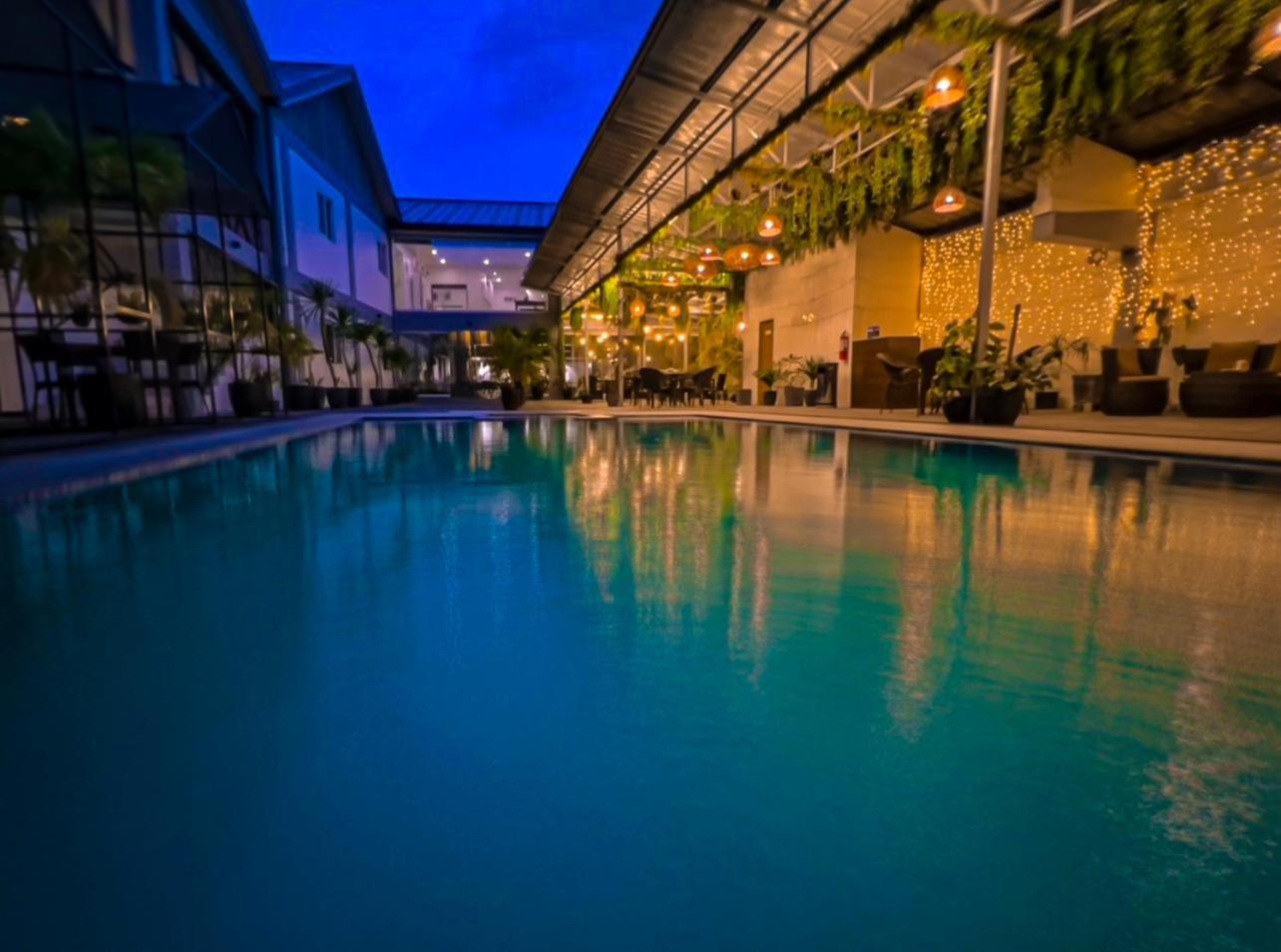 Hotel Halo Angeles City Exterior photo