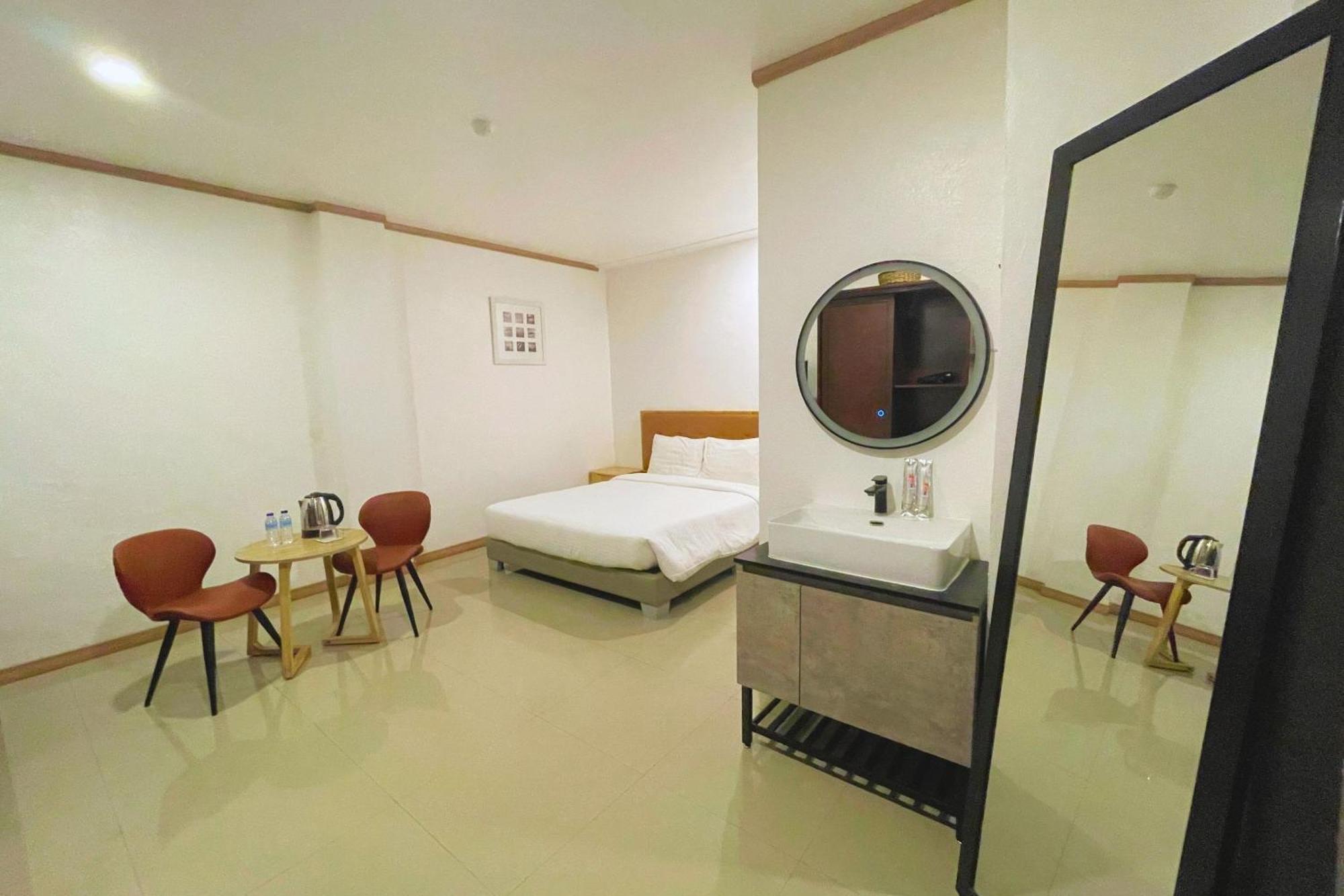 Hotel Halo Angeles City Room photo