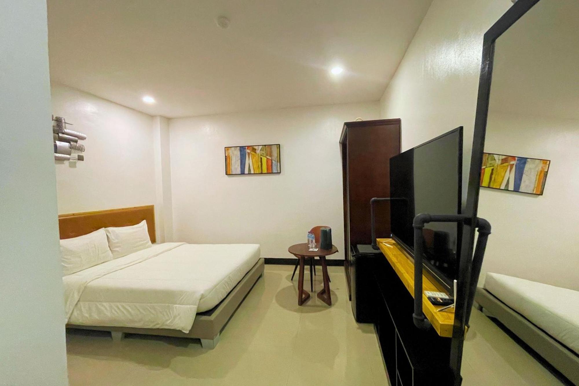 Hotel Halo Angeles City Room photo