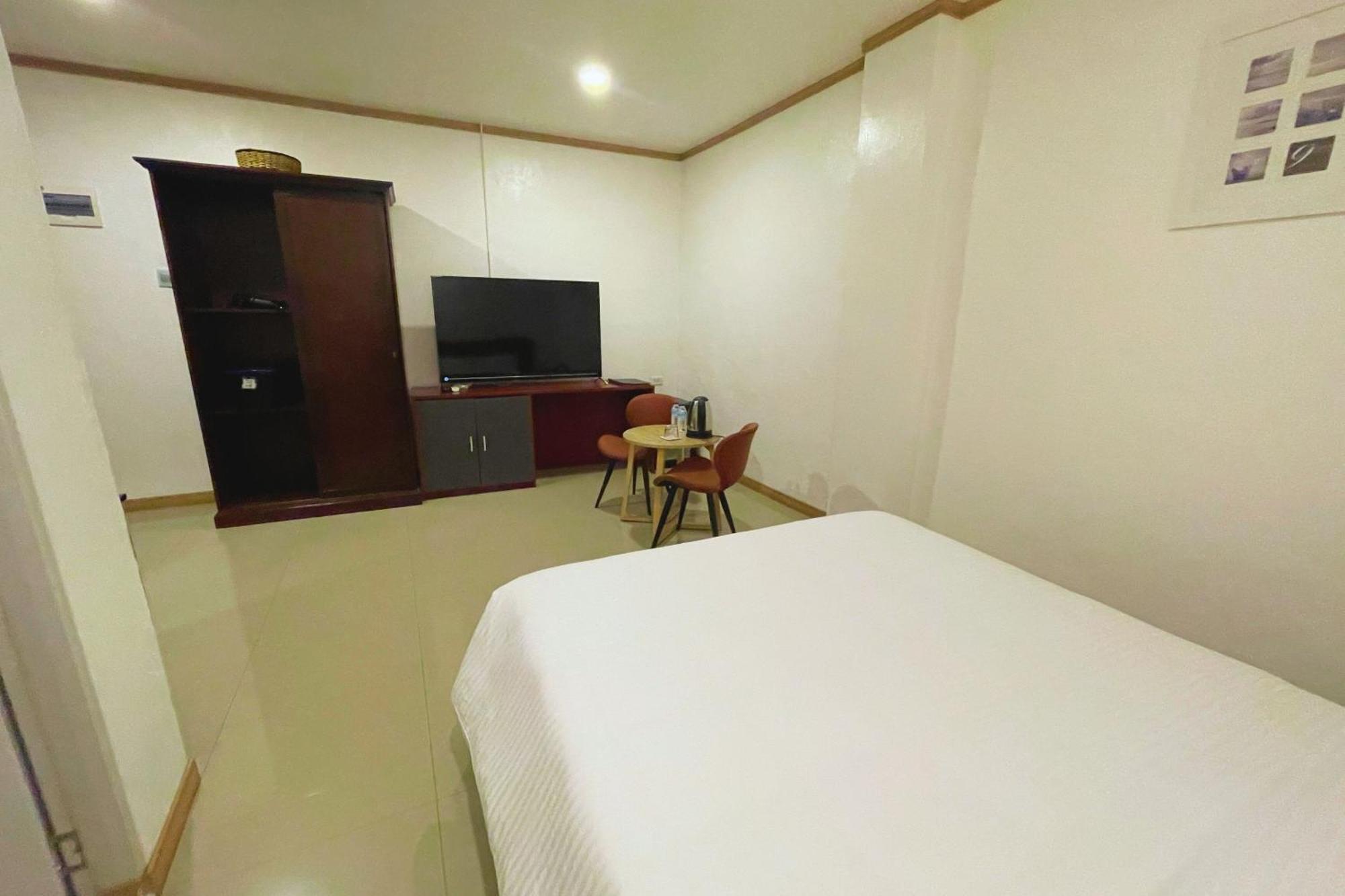 Hotel Halo Angeles City Room photo