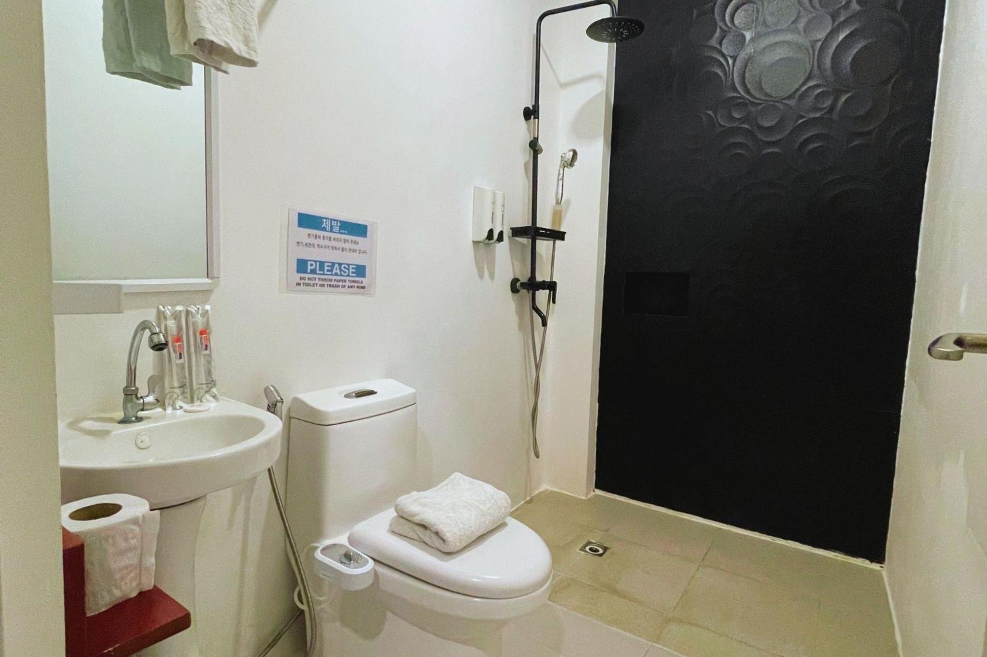 Hotel Halo Angeles City Room photo