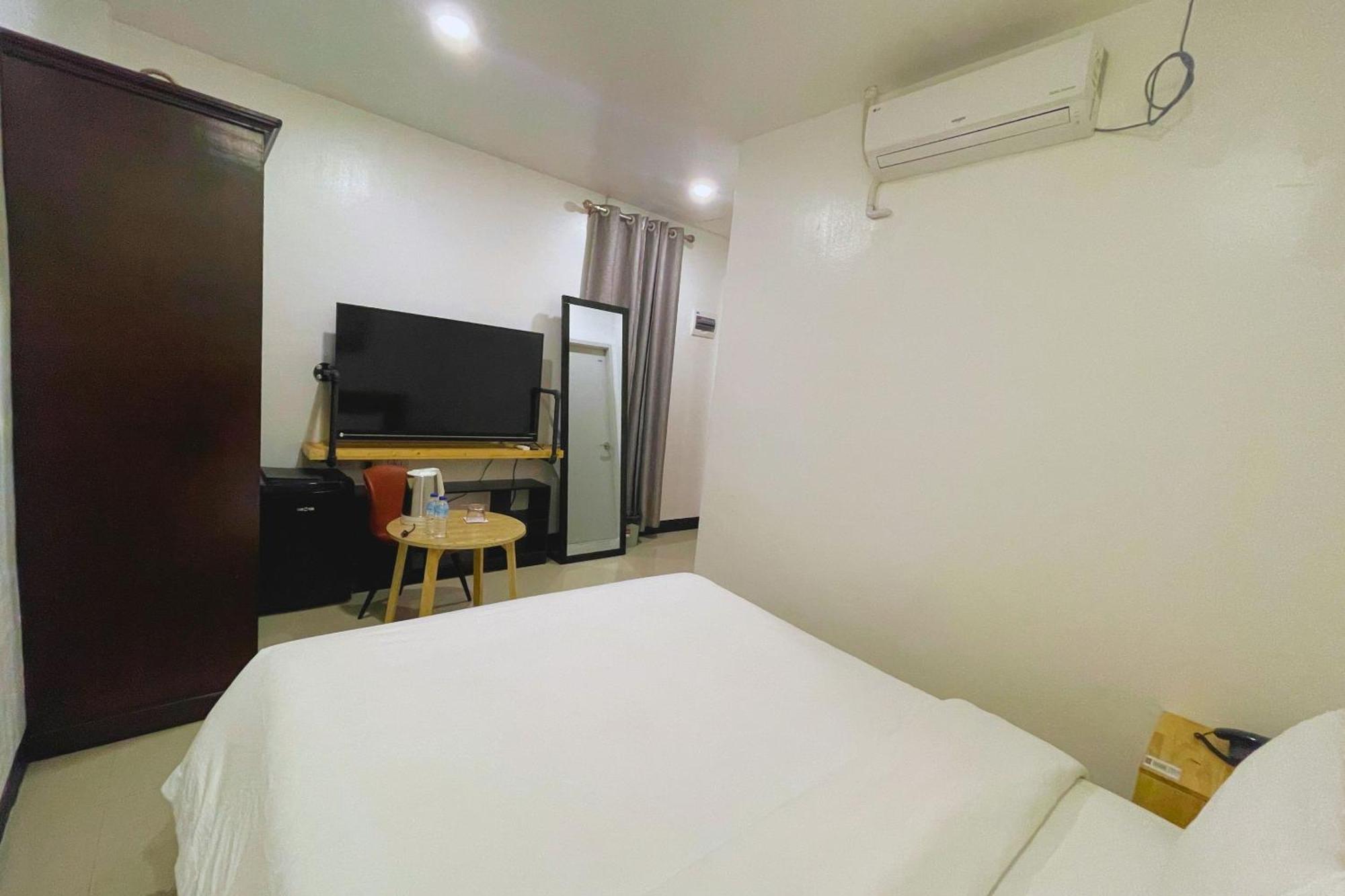 Hotel Halo Angeles City Room photo
