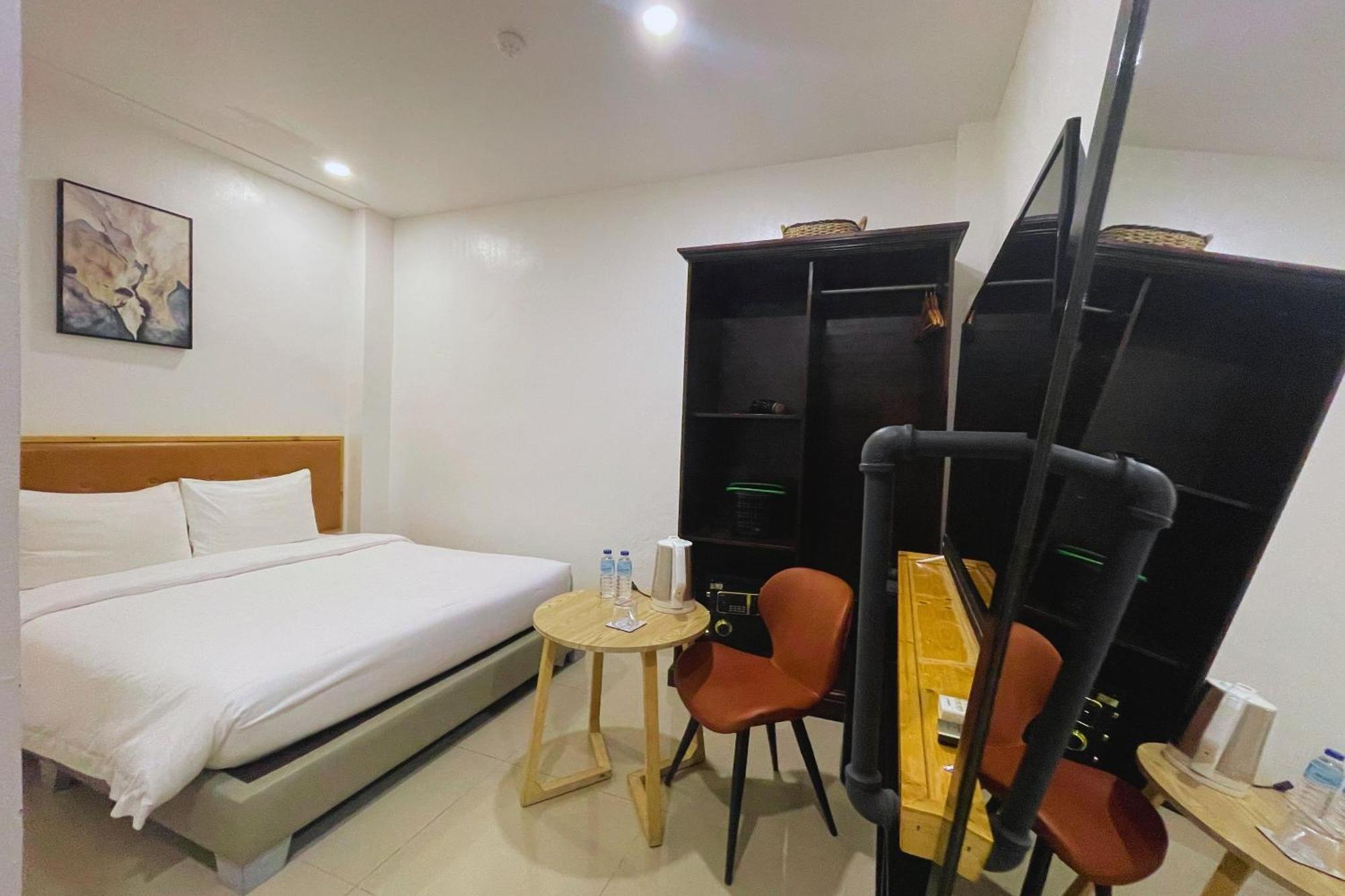 Hotel Halo Angeles City Room photo