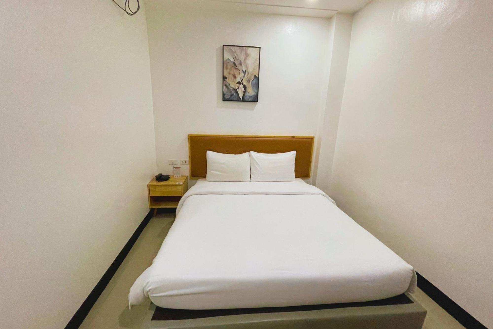Hotel Halo Angeles City Room photo