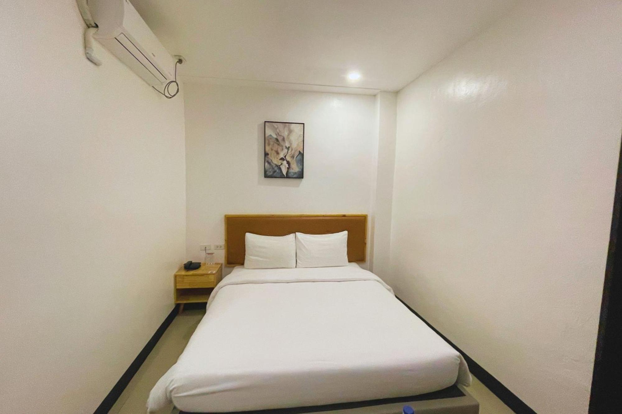 Hotel Halo Angeles City Room photo