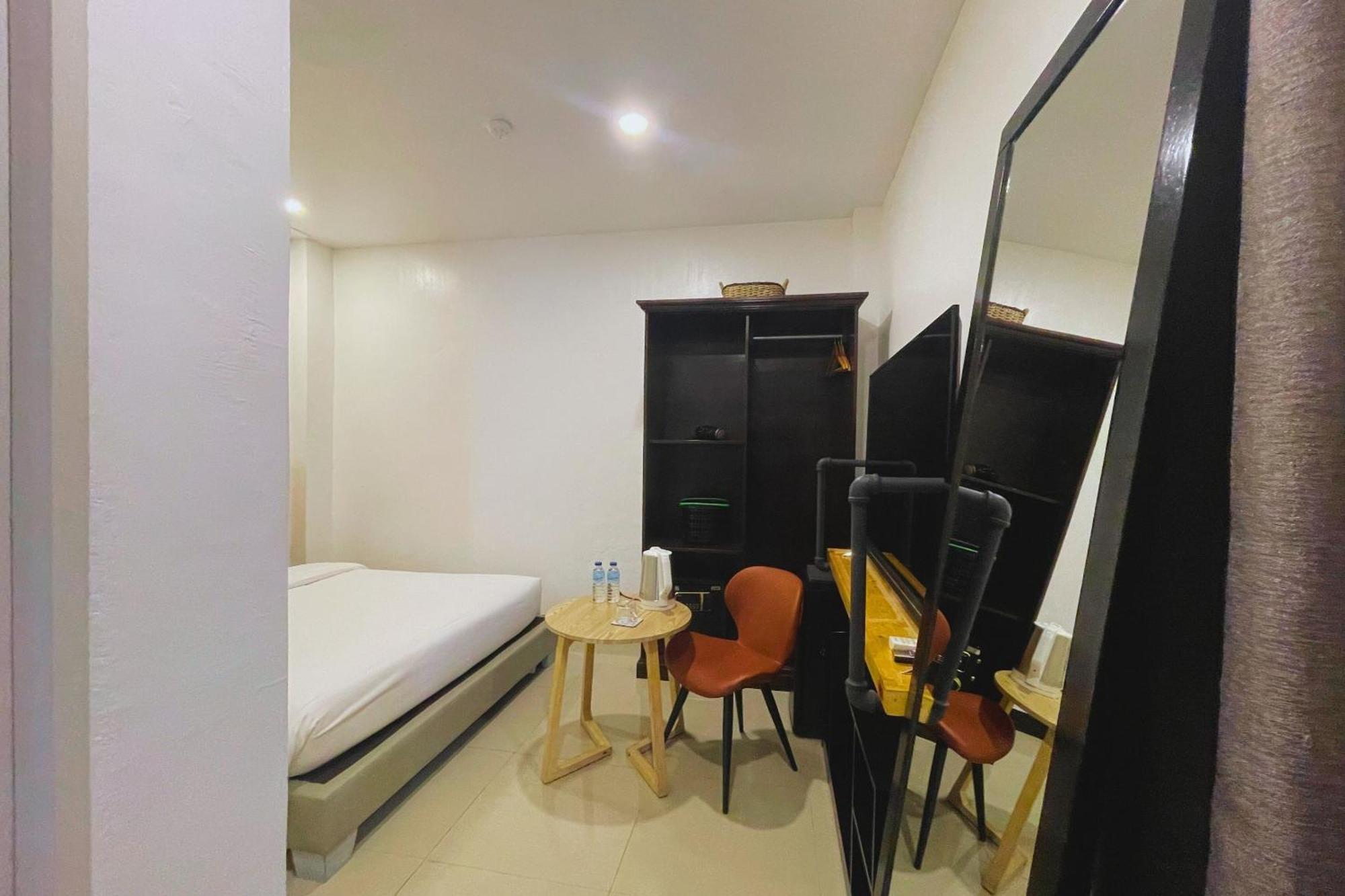 Hotel Halo Angeles City Room photo
