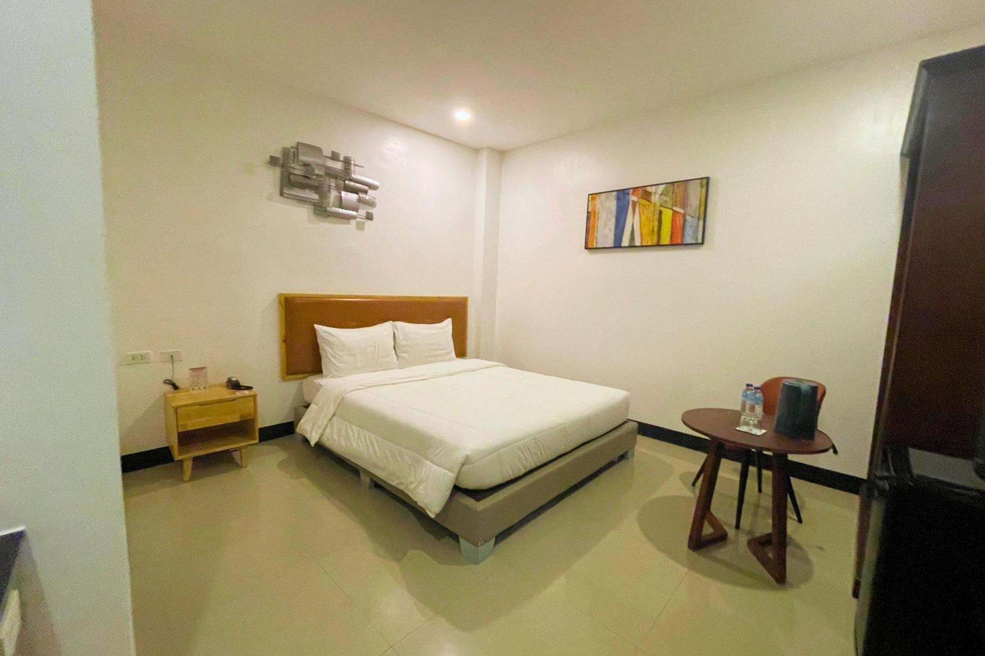 Hotel Halo Angeles City Room photo