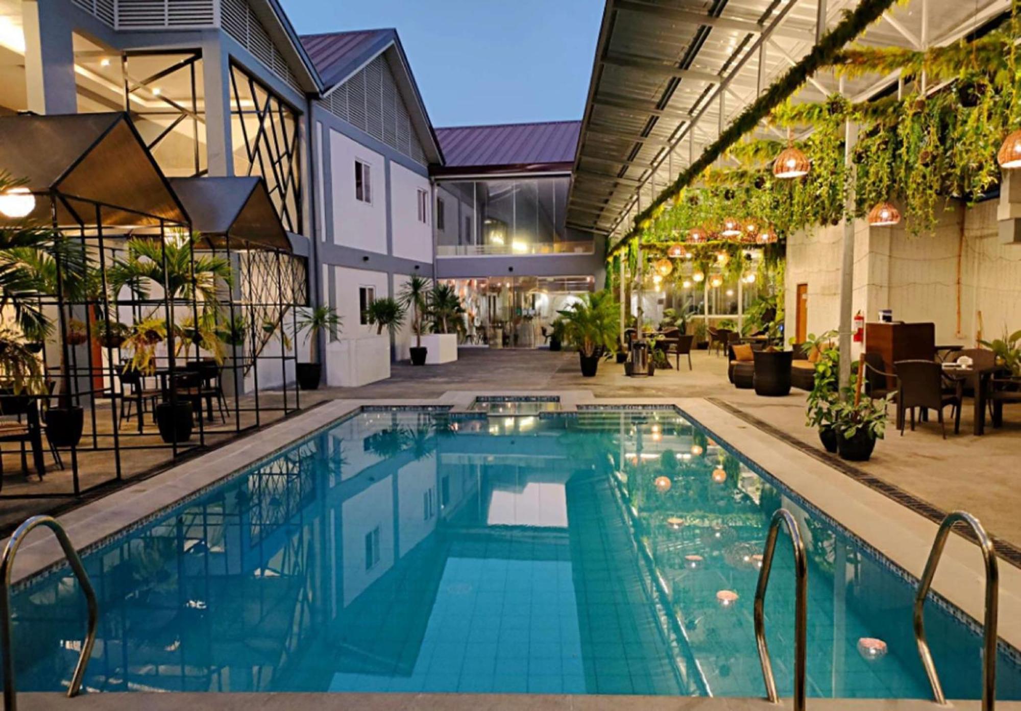 Hotel Halo Angeles City Exterior photo
